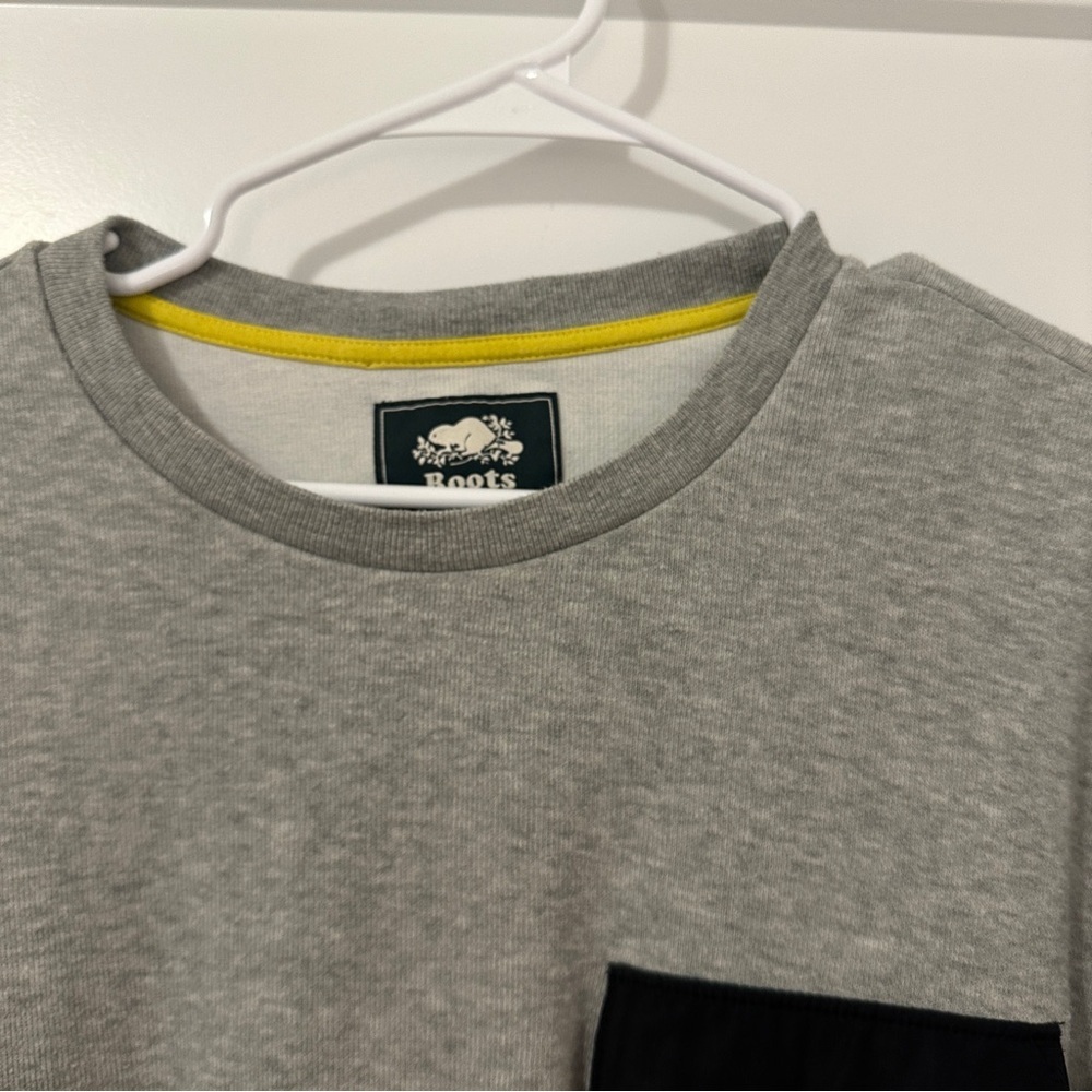 Roots Gray Crewneck Sweater Size Large Mens - Picture 4 of 7